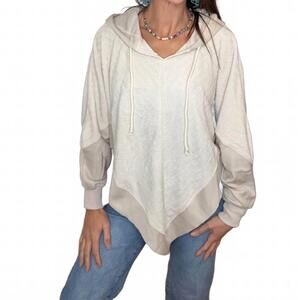NEW DAVI & DANI wolfe hooded sweater in beige